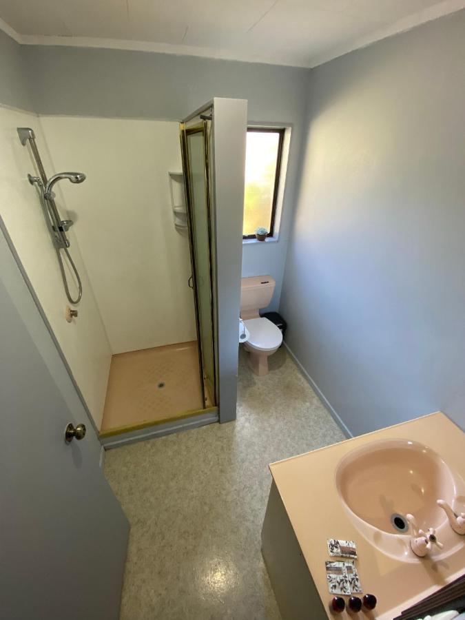Motuoapa Bay Chalets Туранги Екстериор снимка