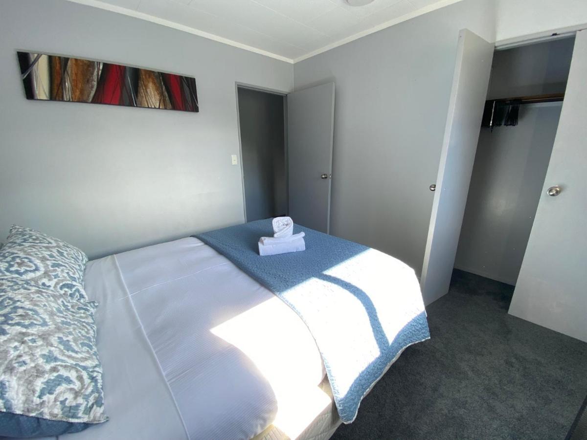 Motuoapa Bay Chalets Туранги Екстериор снимка