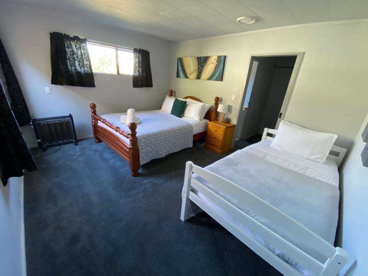 Motuoapa Bay Chalets Туранги Екстериор снимка