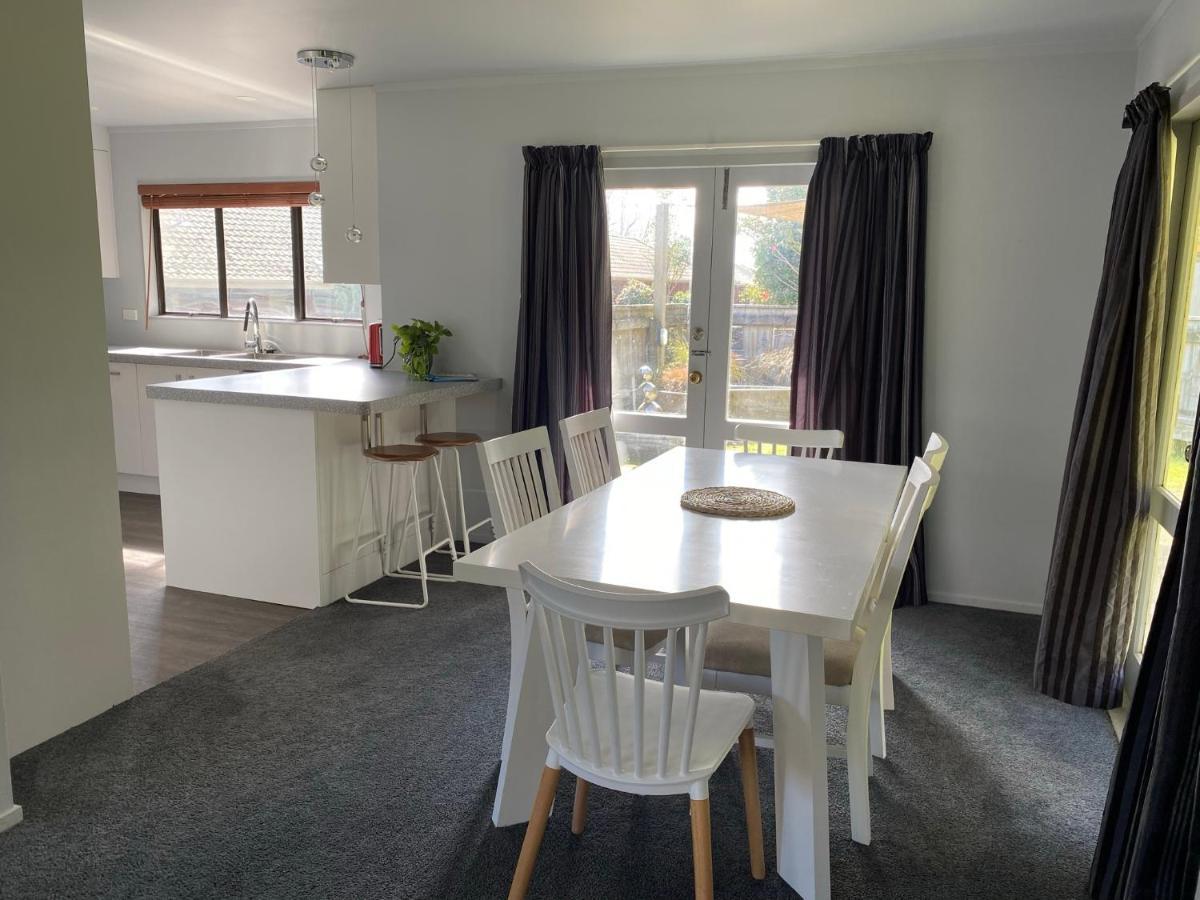 Motuoapa Bay Chalets Туранги Екстериор снимка