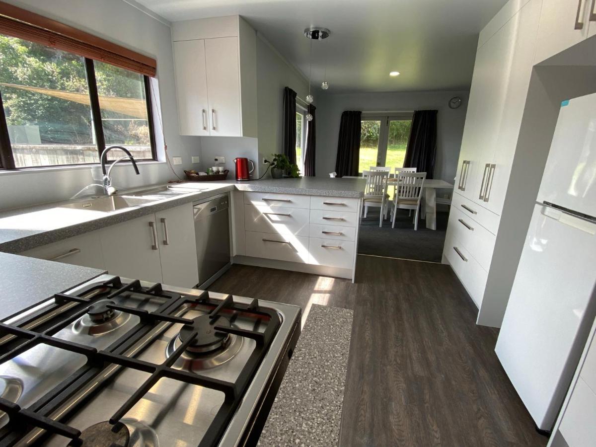 Motuoapa Bay Chalets Туранги Екстериор снимка