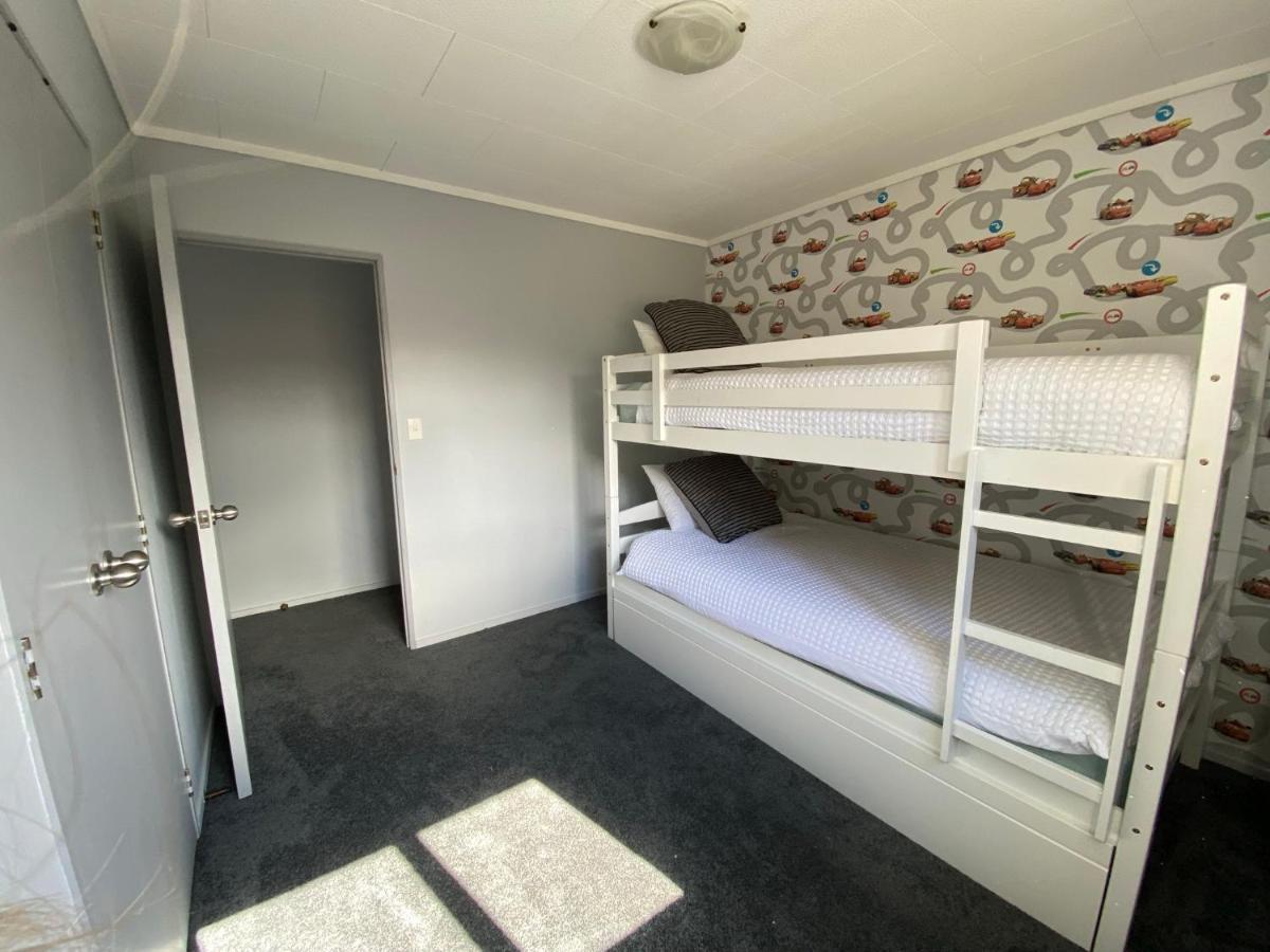 Motuoapa Bay Chalets Туранги Екстериор снимка