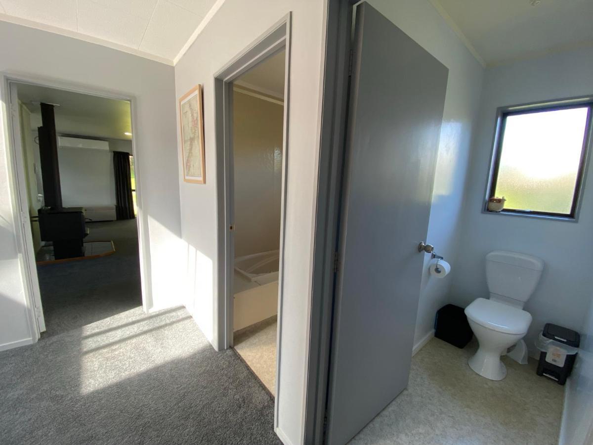 Motuoapa Bay Chalets Туранги Екстериор снимка