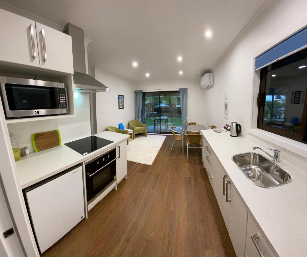 Motuoapa Bay Chalets Туранги Екстериор снимка